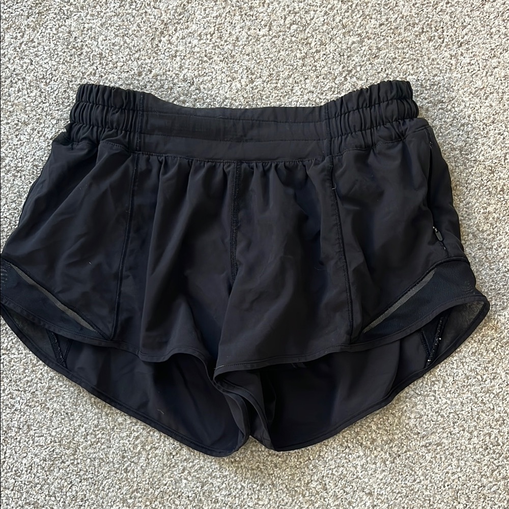 Lululemon Black Hotty Hot 2.5” Shorts